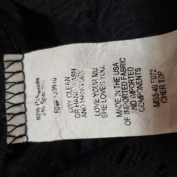 ❤ SHOW ME YOUR MUMU | Cropped Long Sleeve Stretch Cut-out Lace Pattern - Picture 7 of 8